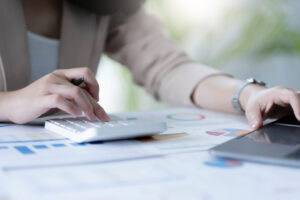 how payroll transition services reduce compliance risk in large IT workforces scaled