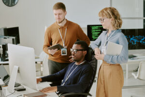 Improve Compliance and Cost Control in IT Contracting with Master Vendor Programs scaled